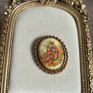 Vintage Cameo Brooch / pendant porcelain courting couple brooch with Gold Frame